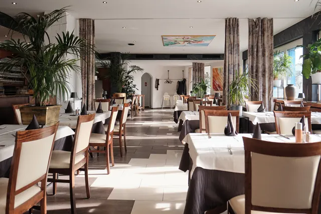 Speisesaal mit Säulen
