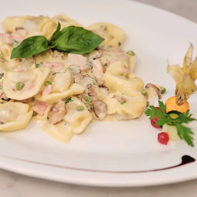Tortellini in Sahnesoße